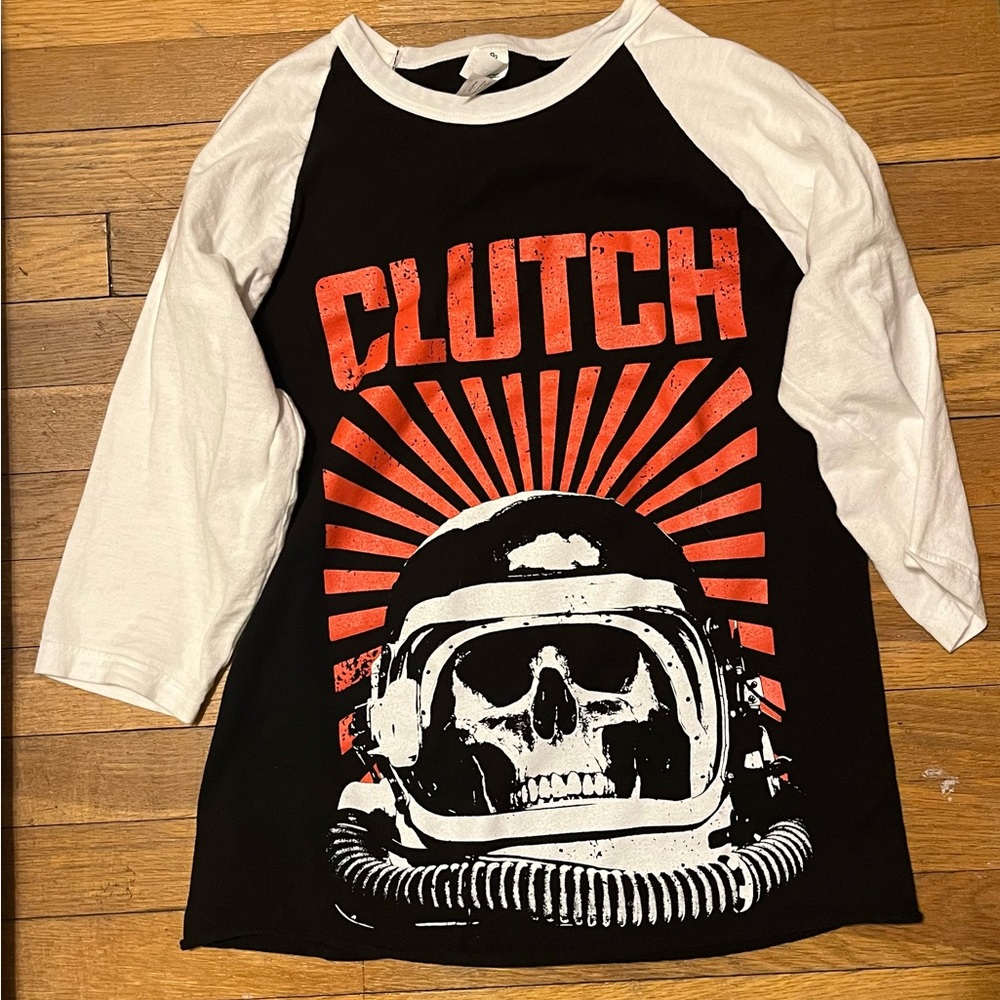 Clutch t shirt